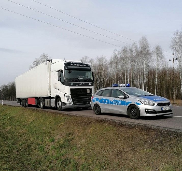 Niemal 3,5 promila alkoholu miał kierowca tira. Jechał całą szerokością drogi - Zdjęcie główne