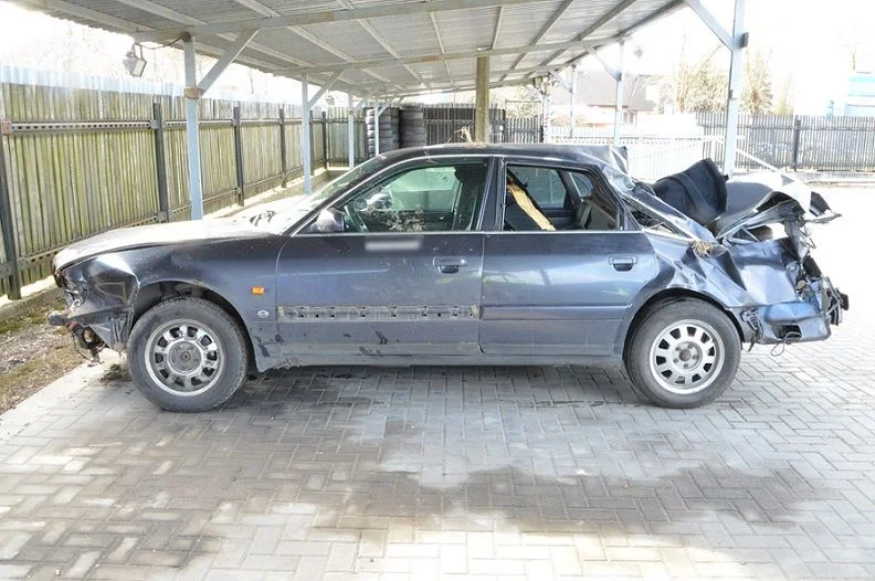 Powiat bialski: Nietrzeźwy stracił panowanie nad autem. Samochód dachował - Zdjęcie główne