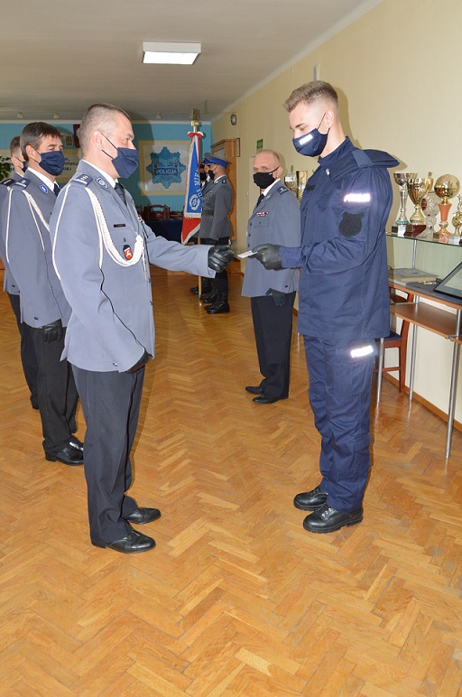 Kolejni funkcjonariusze zasilili szeregi bialskiej policji (ZDJĘCIA) - Zdjęcie główne