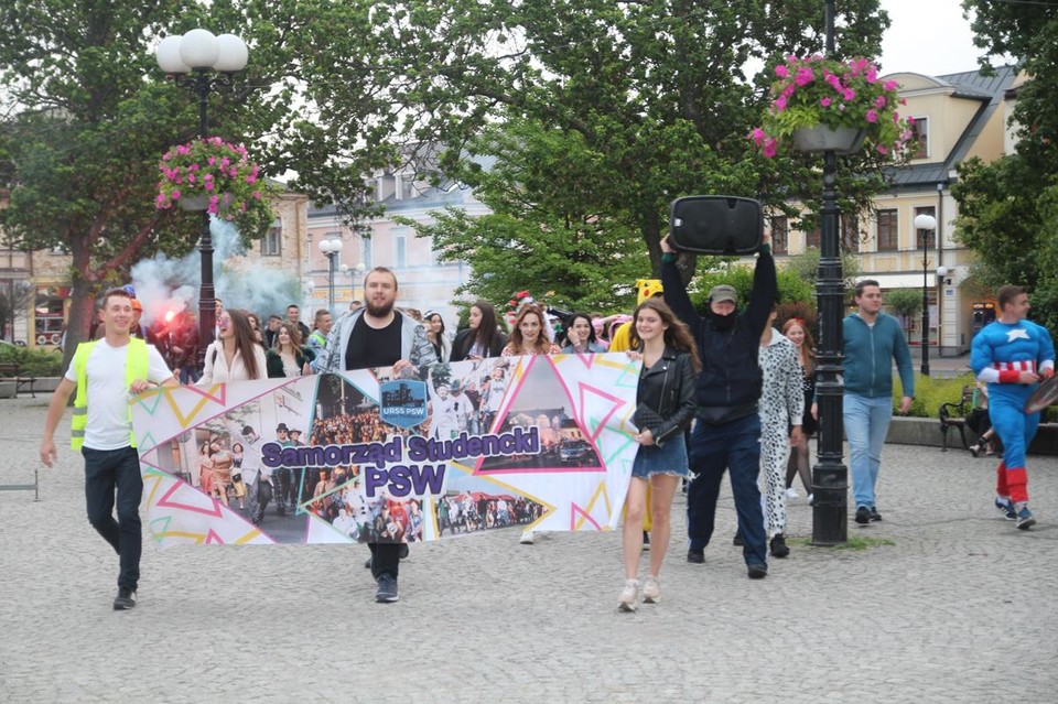 Studenci PSW rozpoczęli Juwenalia (ZDJĘCIA, WIDEO) - Zdjęcie główne