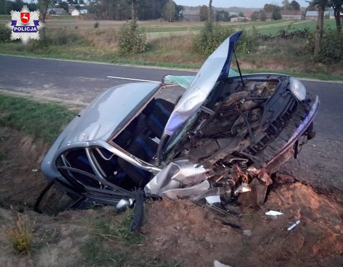 Zjechała do rowu i uderzyła w betonowy przepust. Wypadek w miejscowości Klonownica Mała - Zdjęcie główne