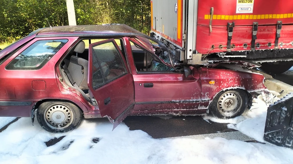 Powiat bialski: Zderzenie auta osobowego i ciężarowego. Droga częściowo zablokowana - Zdjęcie główne