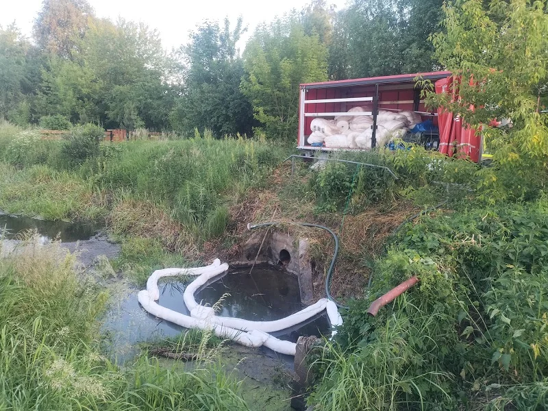 Powiat bialski: Pozbyli się odpadów w kanale burzowym - Zdjęcie główne