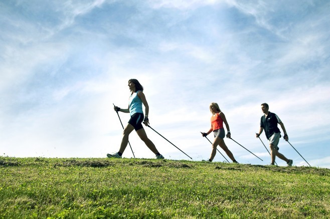 Nordic Walking dla seniorów - Zdjęcie główne