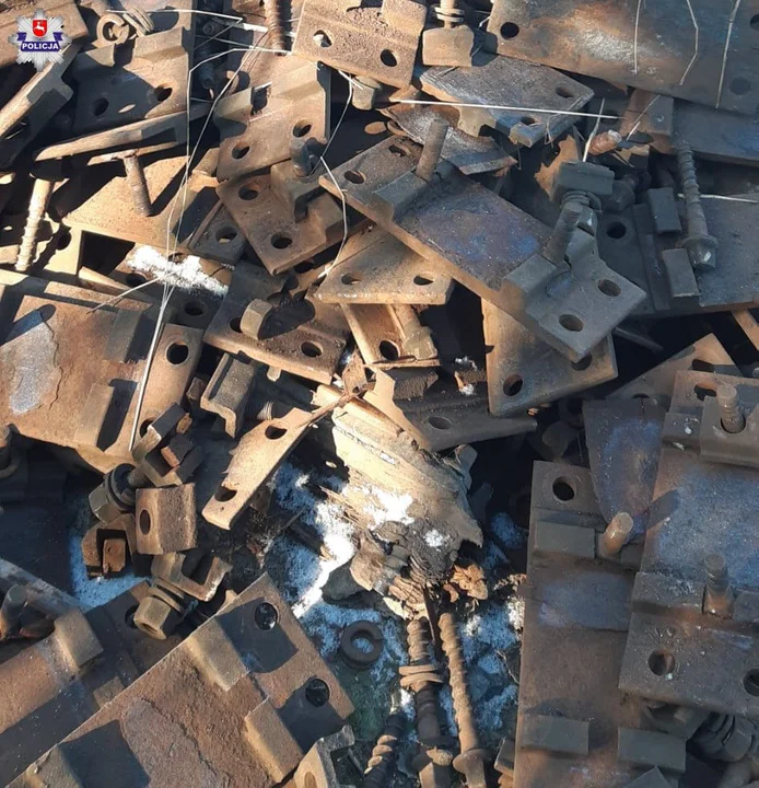 Powiat bialski: Odpowiedzą za kradzież ponad tony stali - Zdjęcie główne
