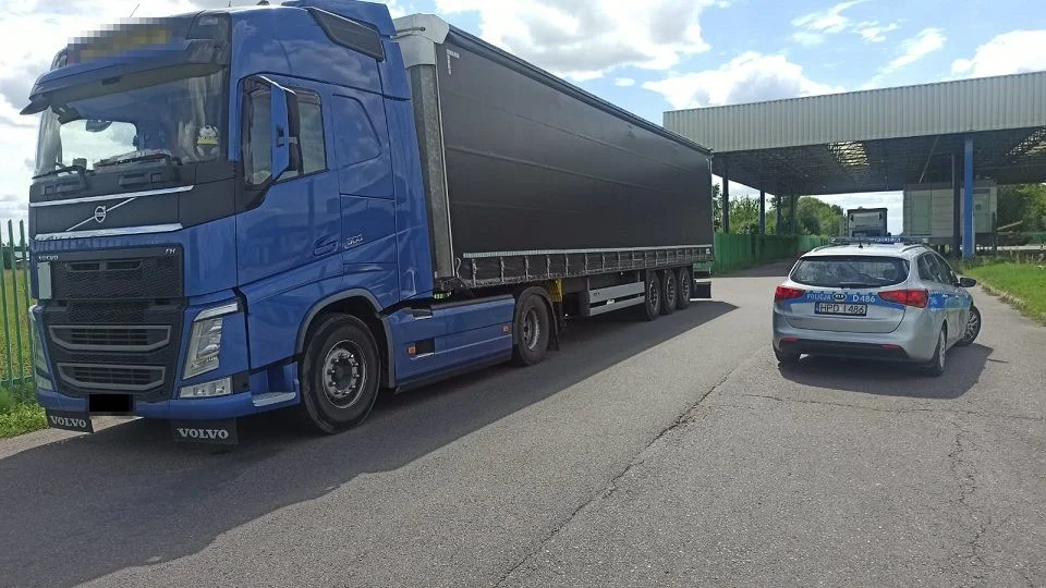 Powiat bialski: Pijany kierowca ciężarówki próbował wjechać na teren przejścia granicznego - Zdjęcie główne