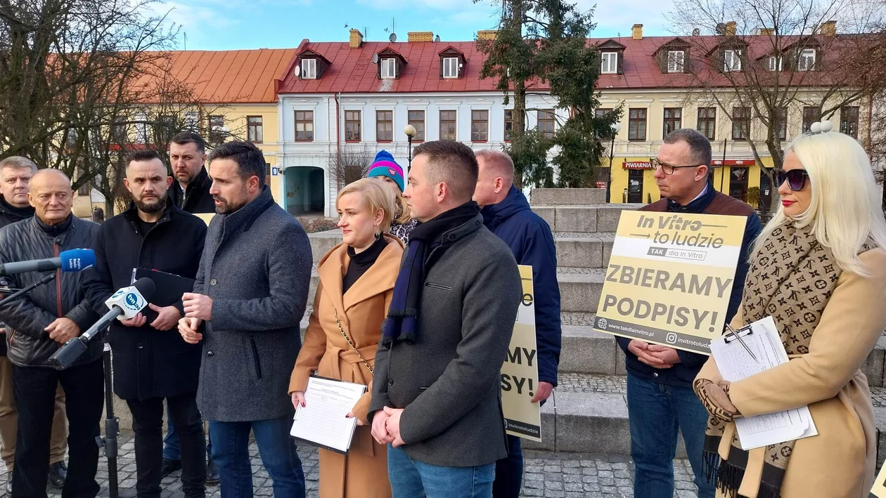 Biała Podlaska: Zbierali podpisy o przywrócenie finansowania in vitro przez państwo. W mieście będzie taki program - Zdjęcie główne