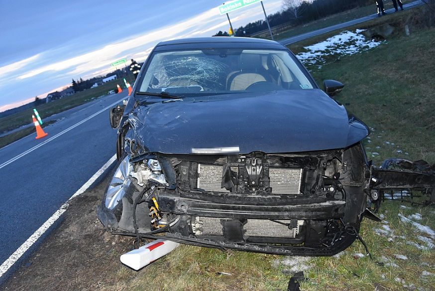 Volkswagen zderzył się z dostawczym fiatem - Zdjęcie główne