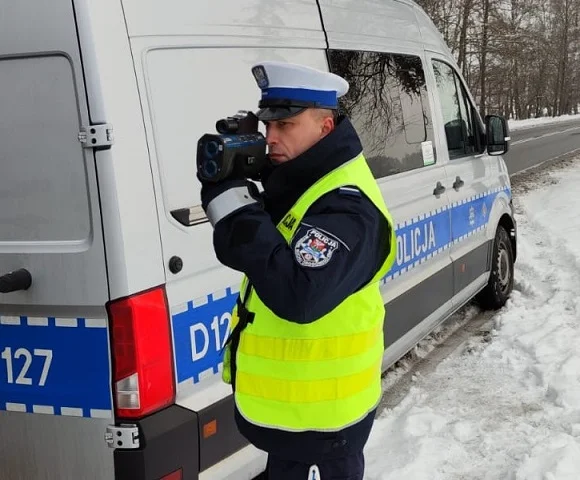 Biała Podlaska: Kierowca tira jechał na "podwójnym gazie". Policja skontrolowała też innych kierowców - Zdjęcie główne