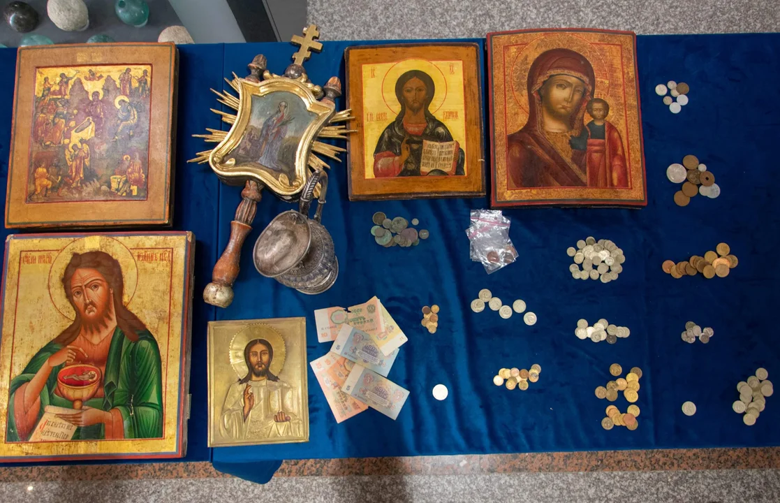 Służba celno-skarbowa przekazała zabytkowe przedmioty do bialskiego muzeum (ZDJĘCIA) - Zdjęcie główne