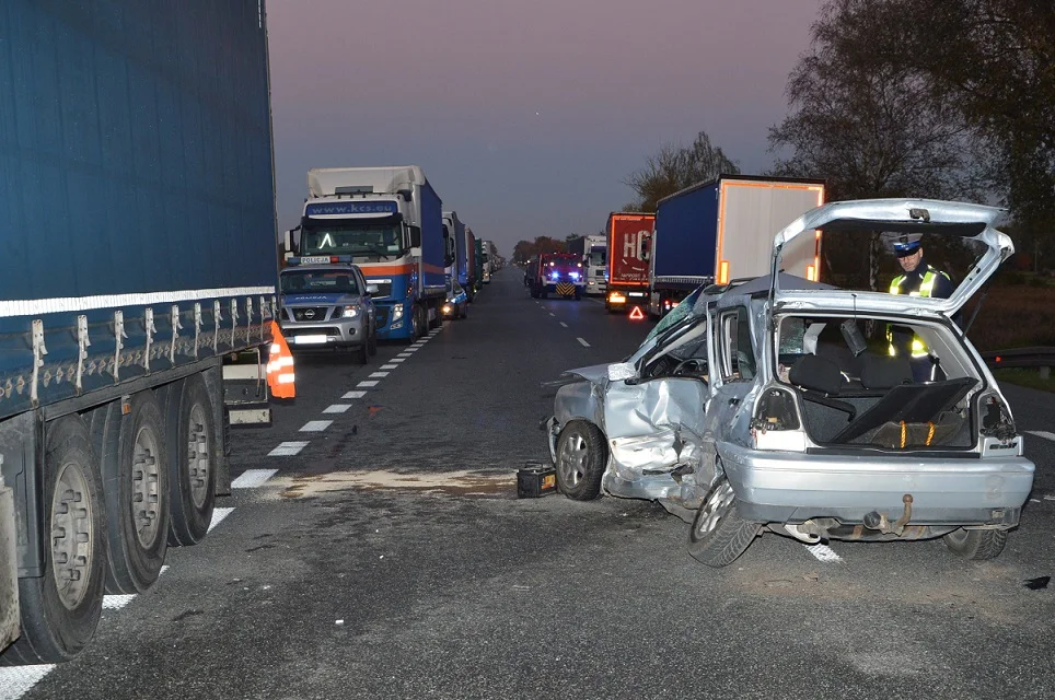 Powiat bialski: Zderzenie trzech pojazdów. Dwie osoby trafiły do szpitala - Zdjęcie główne
