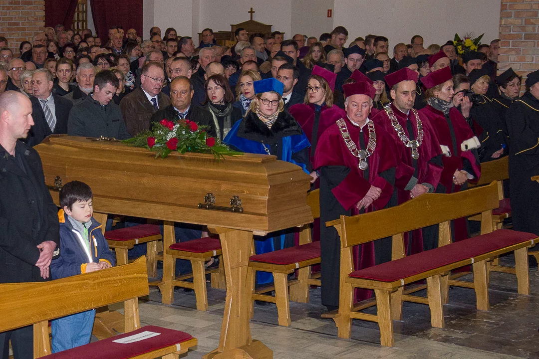 Józef Bergier. Dzisiaj mijają cztery lata od śmierci twórcy i rektora bialskiej PSW - Zdjęcie główne