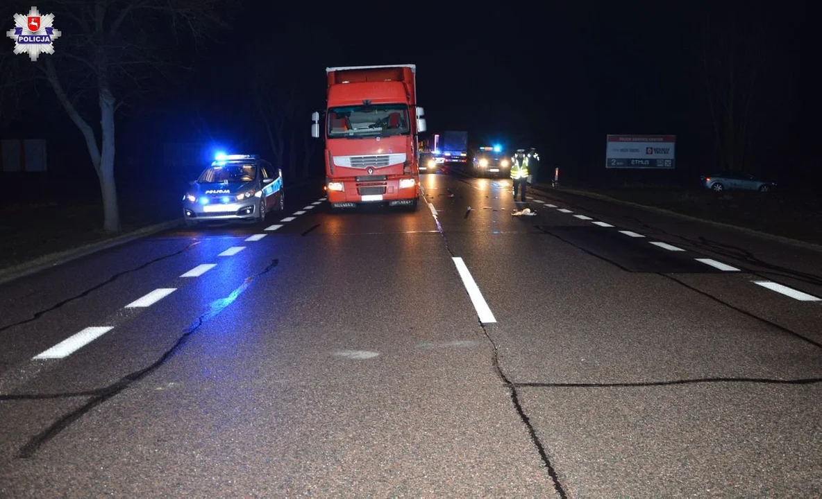 Powiat bialski: Kierowca ciężarówki potrącił policjanta. Mundurowy w szpitalu - Zdjęcie główne