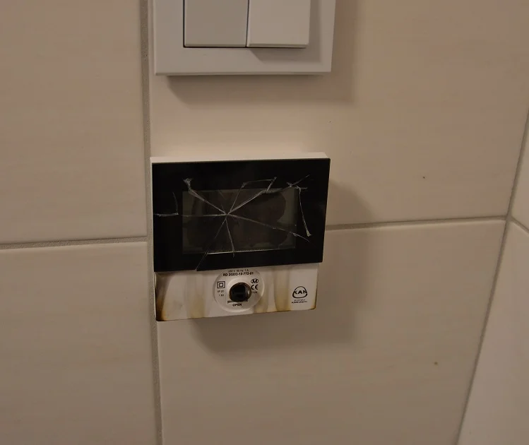 Powiat bialski: Odpowiedzą za uszkodzenie wyposażenia toalety - Zdjęcie główne