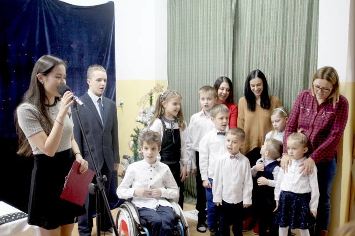 Kolędy w wykonaniu najmłodszych oczarują wszystkich - Zdjęcie główne
