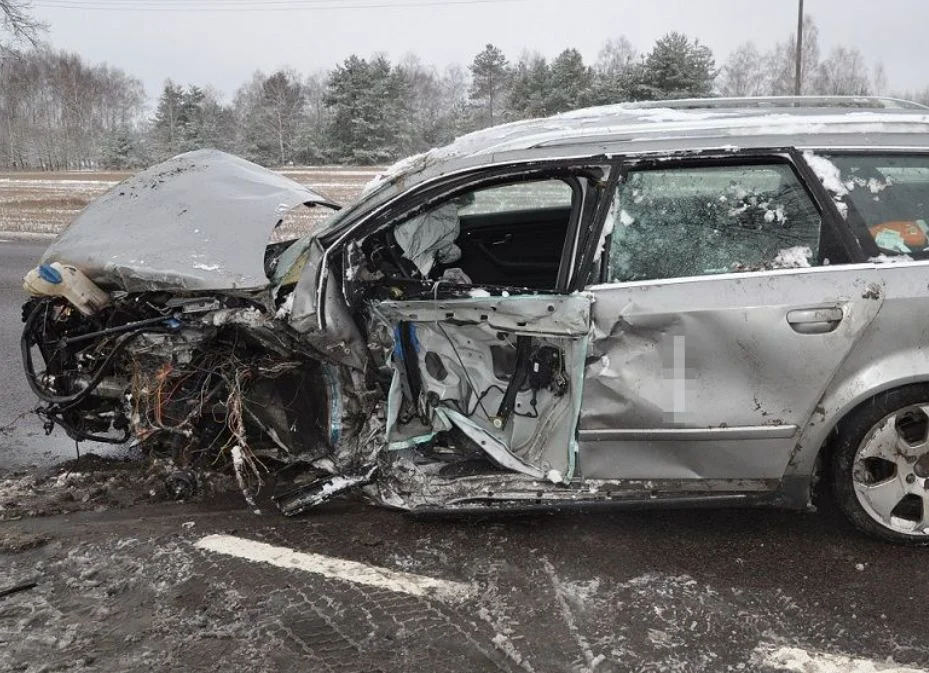 Międzyrzec Podlaski. Jedna osoba ranna po zderzeniu Audi z ciężarówką - Zdjęcie główne