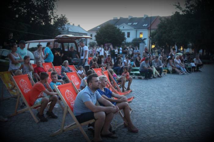 Biała Podlaska : Rusza letnie kino i koncerty na placu Wolności. Zobacz harmonogram - Zdjęcie główne