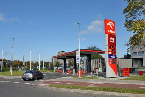 Kraj: Orlen obniża ceny paliw na stacjach. Wiemy za ile można tankować - Zdjęcie główne