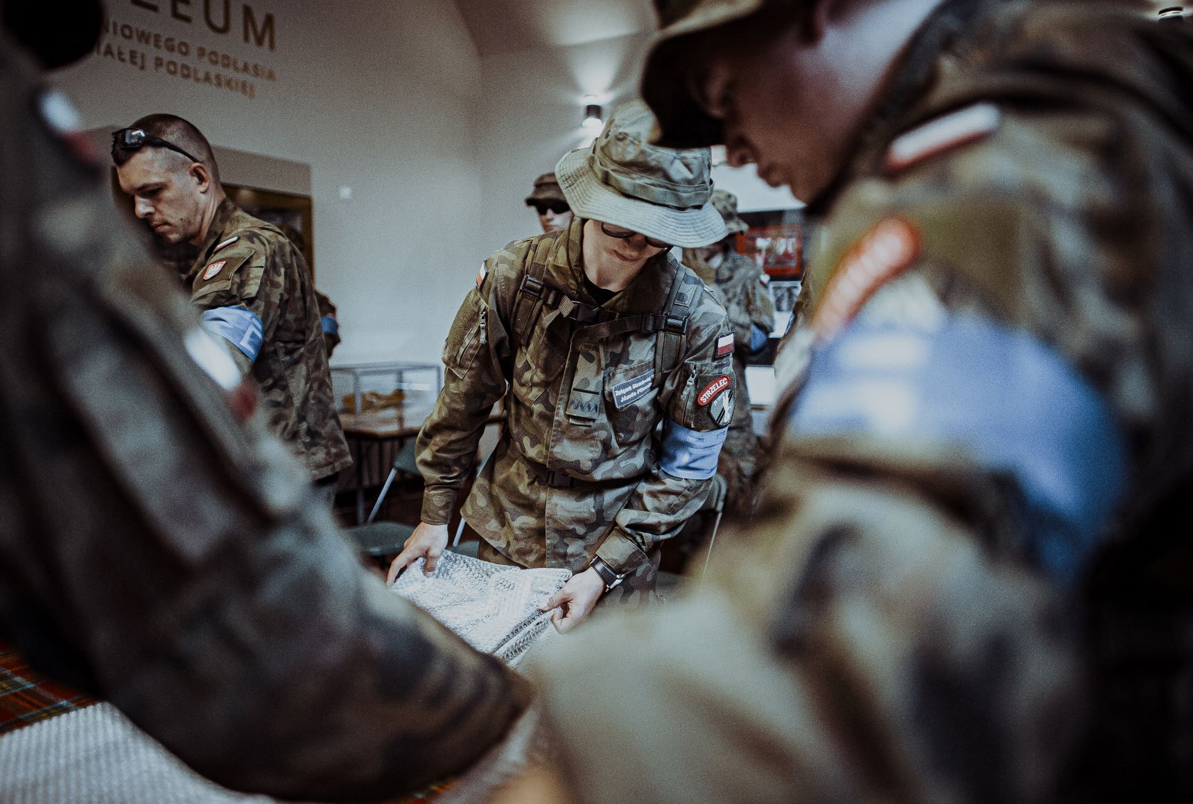 Ewakuacja zbiorów bialskiego muzeum. Ćwiczyli żołnierze Lubelskiej Brygady Obrony Terytorialnej (ZDJĘCIA) - Zdjęcie główne