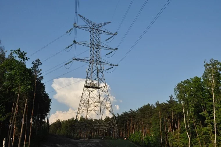 Konserwacje, naprawy i remonty linii energetycznych.  Będą przerwy w dostawach energii elektrycznej - Zdjęcie główne