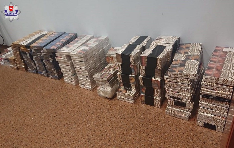 Przewoził kontrabandę pasażerskim busem - Zdjęcie główne