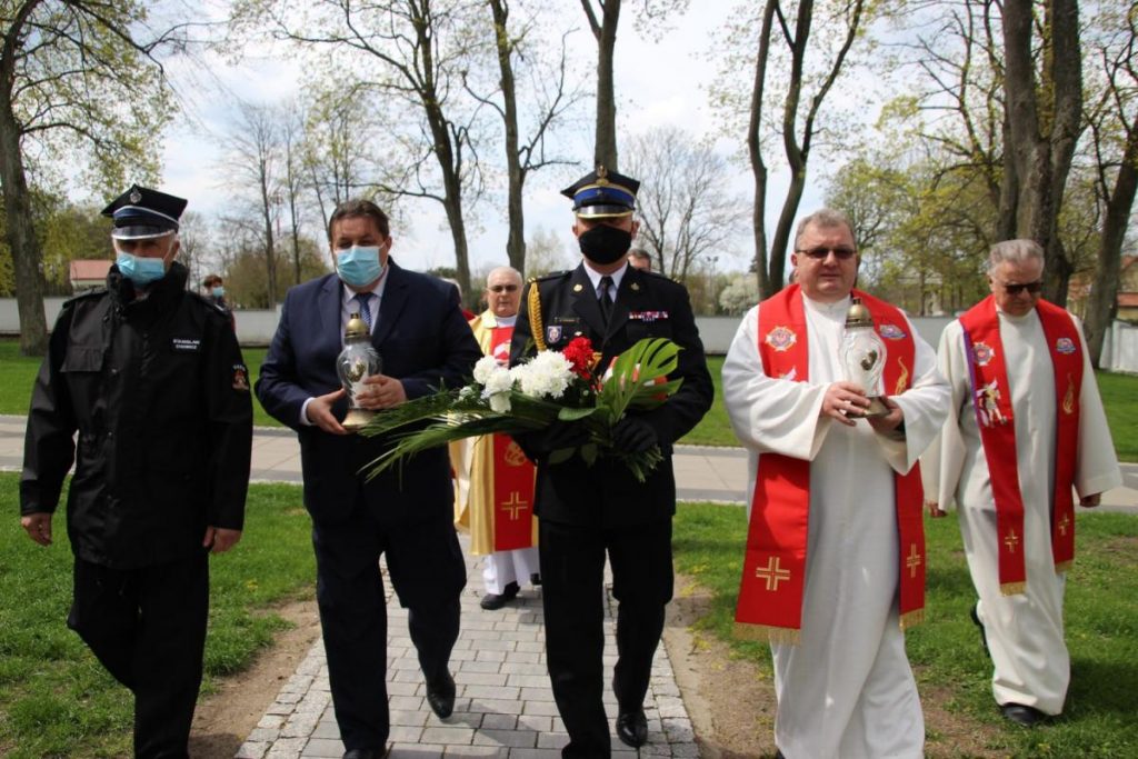 Pielgrzymka do Pratulina. Strażacy podziękowali za dobro i łaski (ZDJĘCIA) - Zdjęcie główne