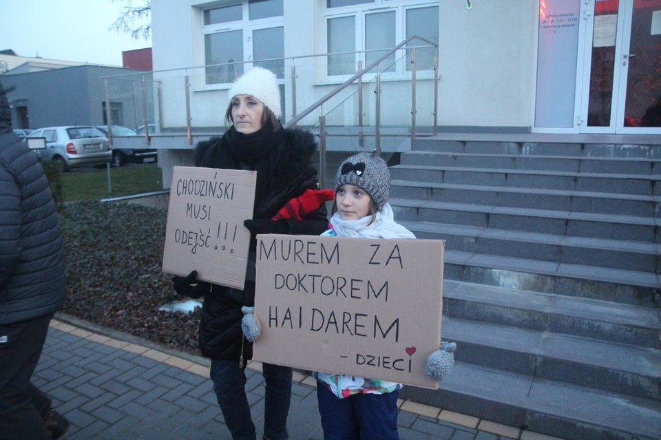 Murem za Haidarem! Mieszkańcy protestowali (ZDJĘCIA, WIDEO) - Zdjęcie główne