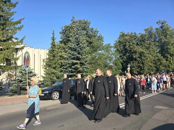 Słoneczny start 44. Pieszej Pielgrzymki Podlaskiej - Zdjęcie główne