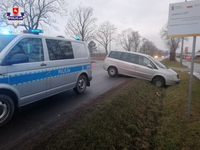 Pijana kobieta wjechała do rowu - Zdjęcie główne