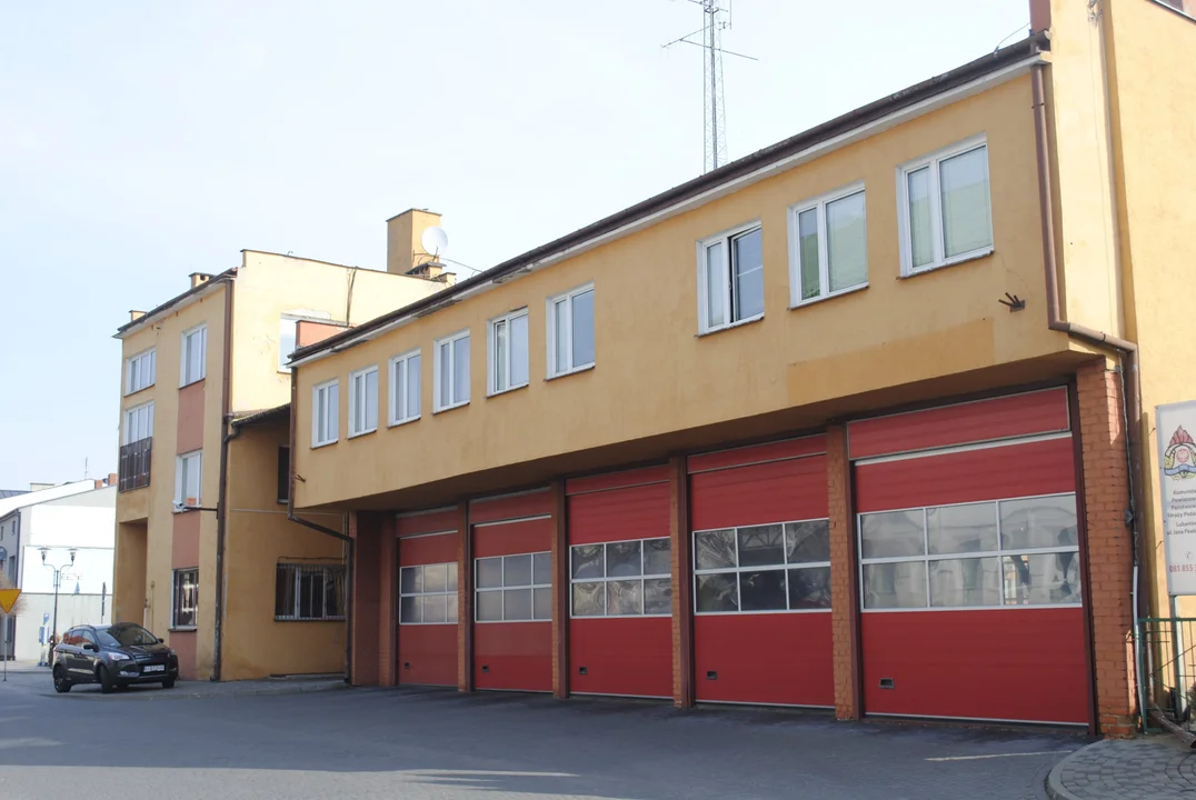Lubartów: Instytucja wynajmie budynek po straży pożarnej. Powiat zgodził się na kilkuletnią umowę - Zdjęcie główne