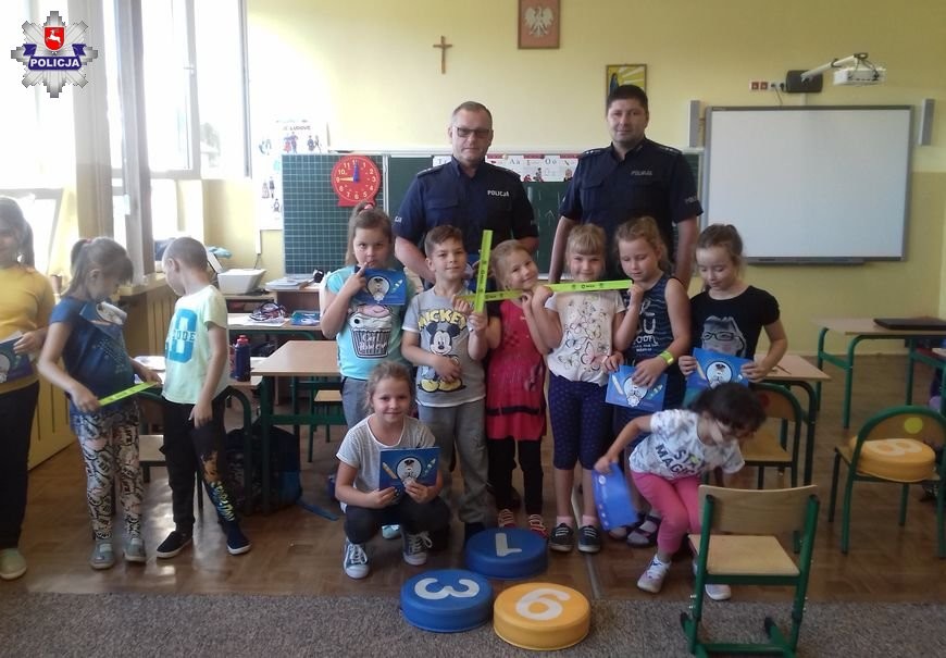 Dzielnicowi odwiedzili szkoły w Łucce i w Brzezinach - Zdjęcie główne