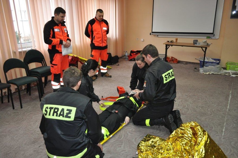 Strażacy - ochotnicy uczyli się pierwszej pomocy - Zdjęcie główne