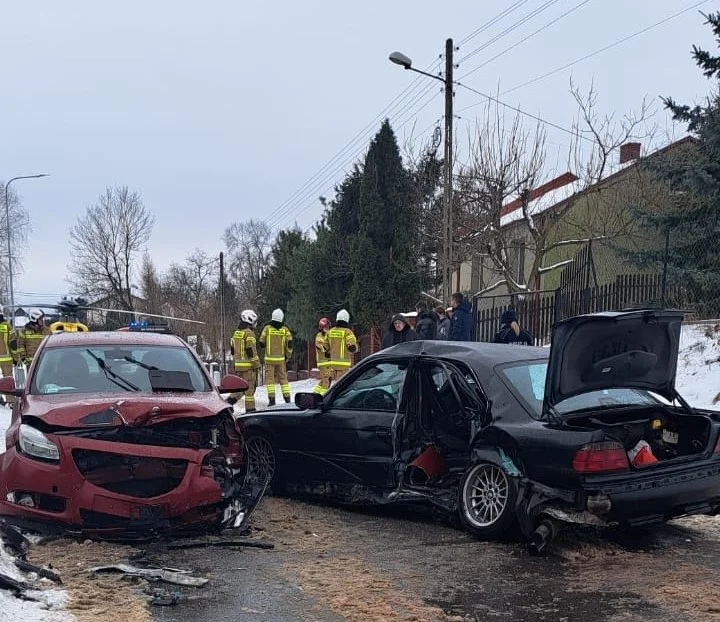 Dwie osoby zabrane do szpitala po zderzeniu w Łucce. Akcja straży pożarnej - Zdjęcie główne