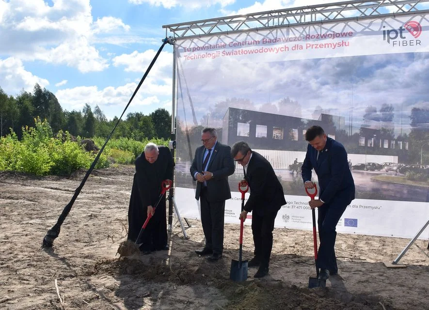 W Lubartowie będą robić światłowody. Budowa zakładu rozpoczęta - Zdjęcie główne