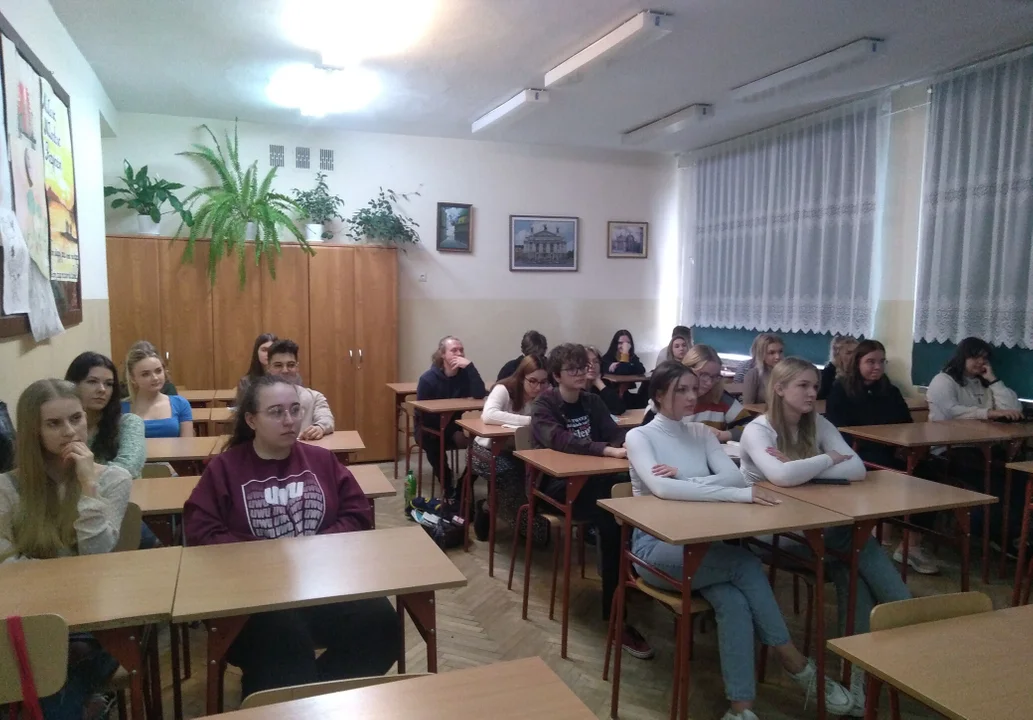 O Krasińskim w II LO w Lubartowie. Spotkanie online z wykładowcą z UMCS (zdjęcia) - Zdjęcie główne