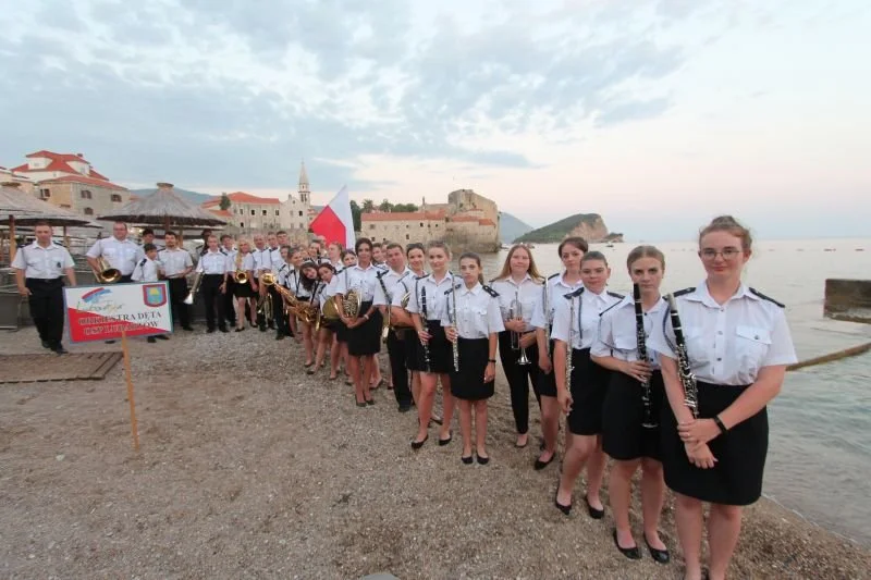 Orkiestra OSP Lubartów podbija Bałkany.  Wystąpiła na festiwalu w Czarnogórze - Zdjęcie główne