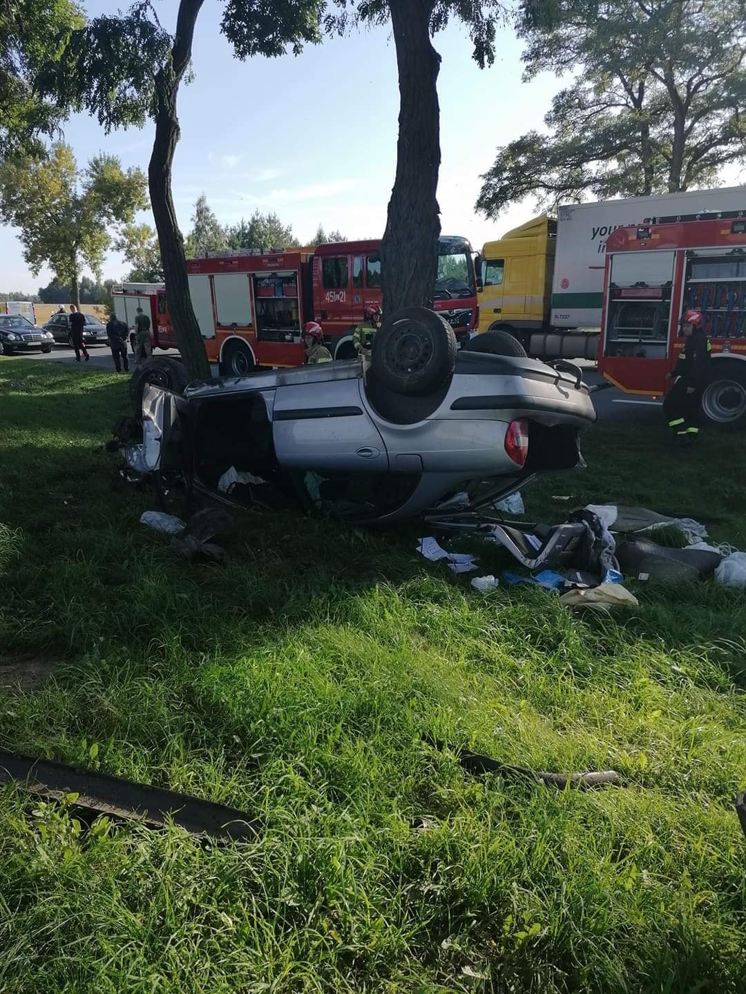 Dachowanie w Zagrodach Łukówieckich. JRG Lubartów i OSP Firlej w akcji - Zdjęcie główne