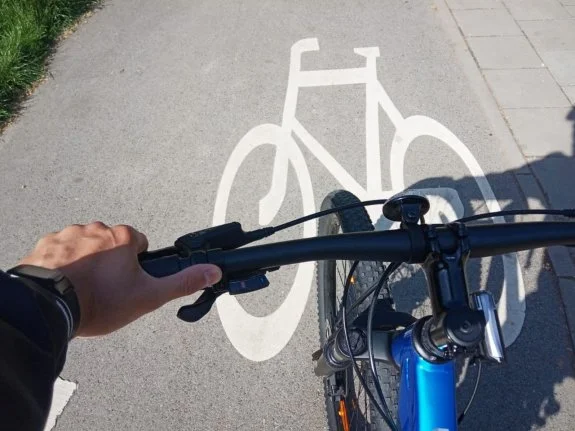 Dziecko potrącone przez rowerzystkę w Firleju. Chłopiec trafił do szpitala - Zdjęcie główne