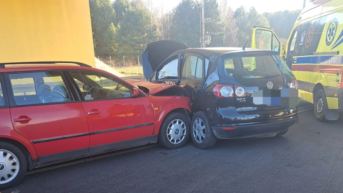 Zderzenie pod Kockiem. Dwie osoby poszkodowane - Zdjęcie główne