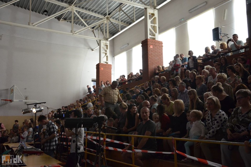 Koncert "Muzyka łączy pokolenia" (galeria) - Zdjęcie główne