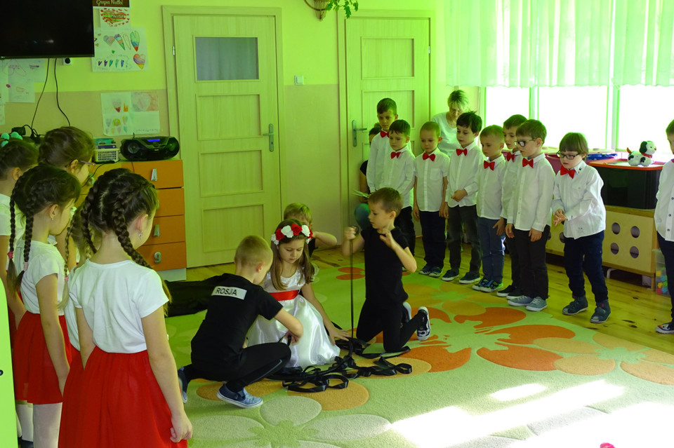 Występy patriotyczne przedszkolaków z „Jedynki” - Zdjęcie główne