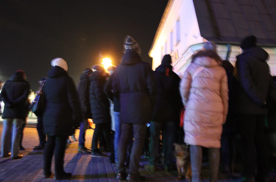 Spotkanie przeciwników przymusowych szczepień. Drugi protest w Lubartowie - Zdjęcie główne