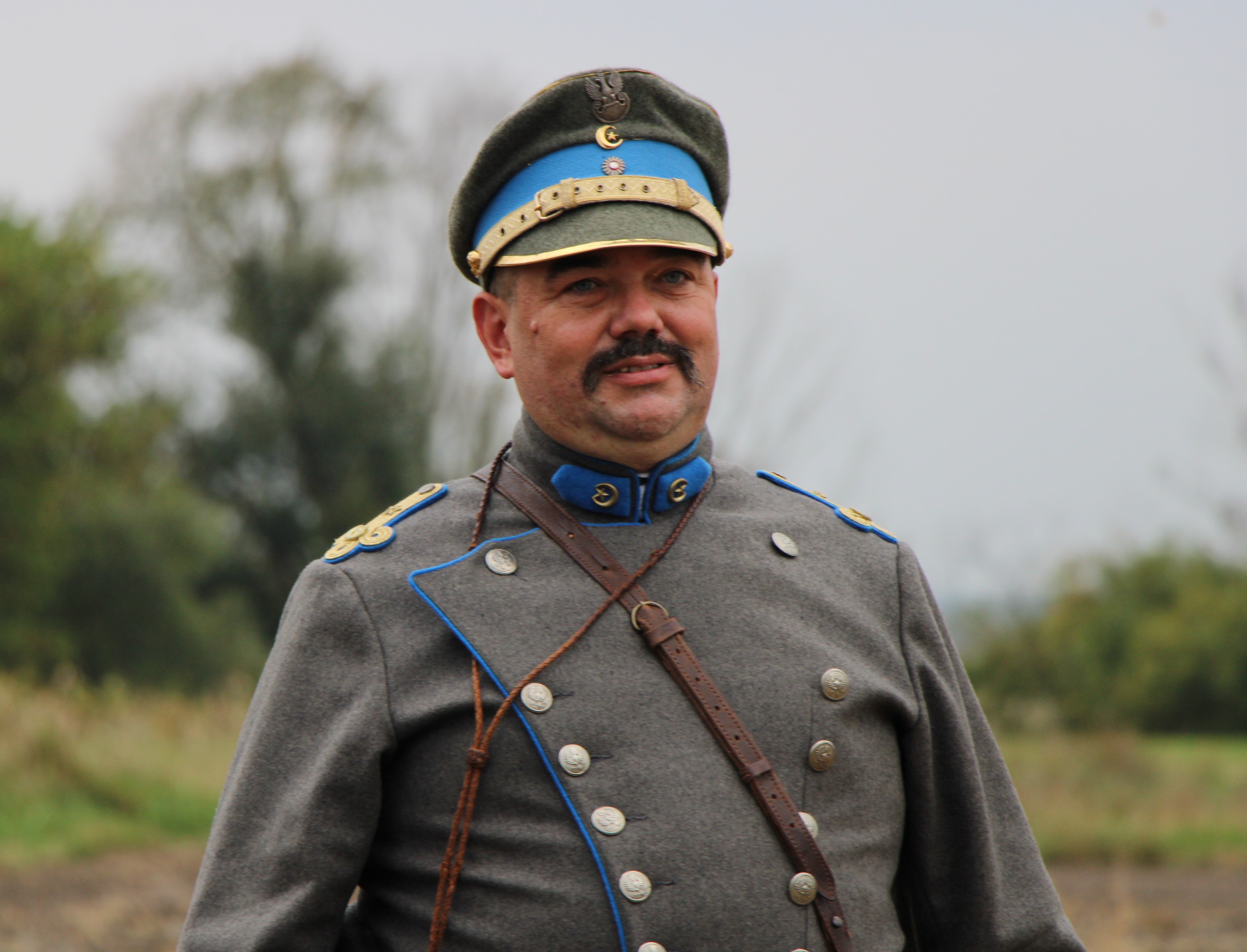 Pokaz komentował Sławomir Skowron z Woli Ossowińskiej w mundurze 1 Tatarskiego Pułku Ułanów im. Mustafy Achmatowicza