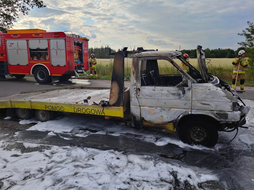 Spłonął pojazd pomocy drogowej w Nowodworze - Zdjęcie główne