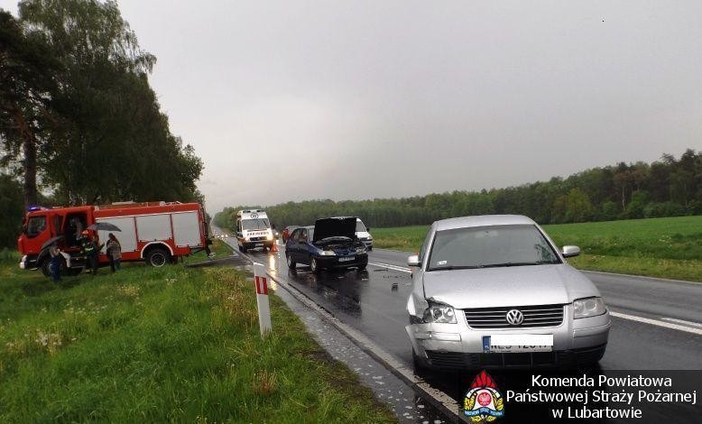 Kolizja trzech samochodów - Zdjęcie główne