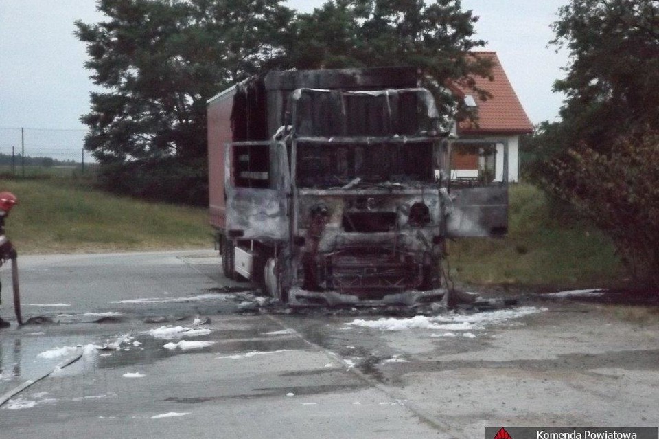 Spaliła się ciężarówka - Zdjęcie główne