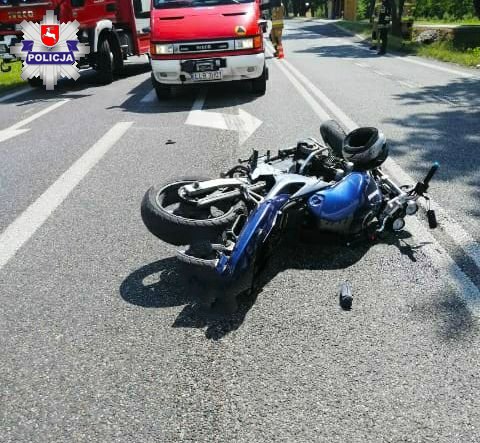 Gm. Lubartów: Pijany motocyklista wjechał w osobówkę - Zdjęcie główne