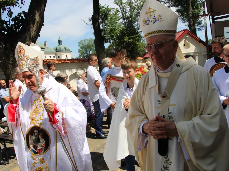 Arcybiskup i biskup u św. Anny. Uroczystości odpustowe w Lubartowie (zdjęcia) - Zdjęcie główne