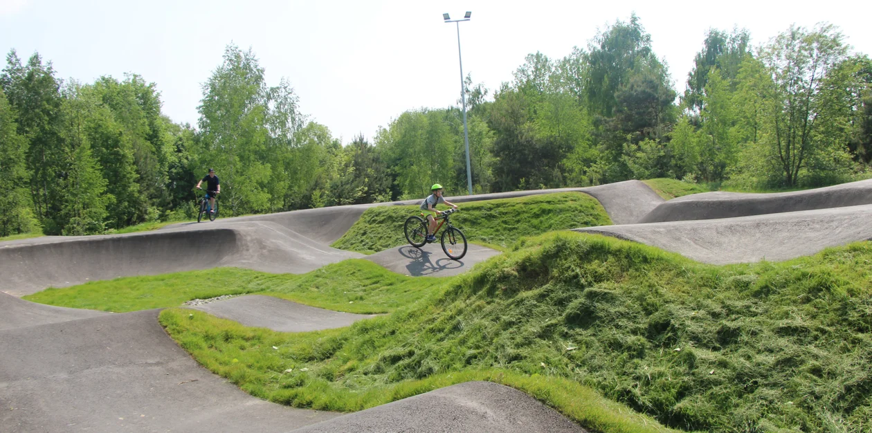 W zeszłym roku otworzyli pumptrack, teraz ma powstać skatepark. Lubartów dla miłośników rowerów i deskorolek - Zdjęcie główne