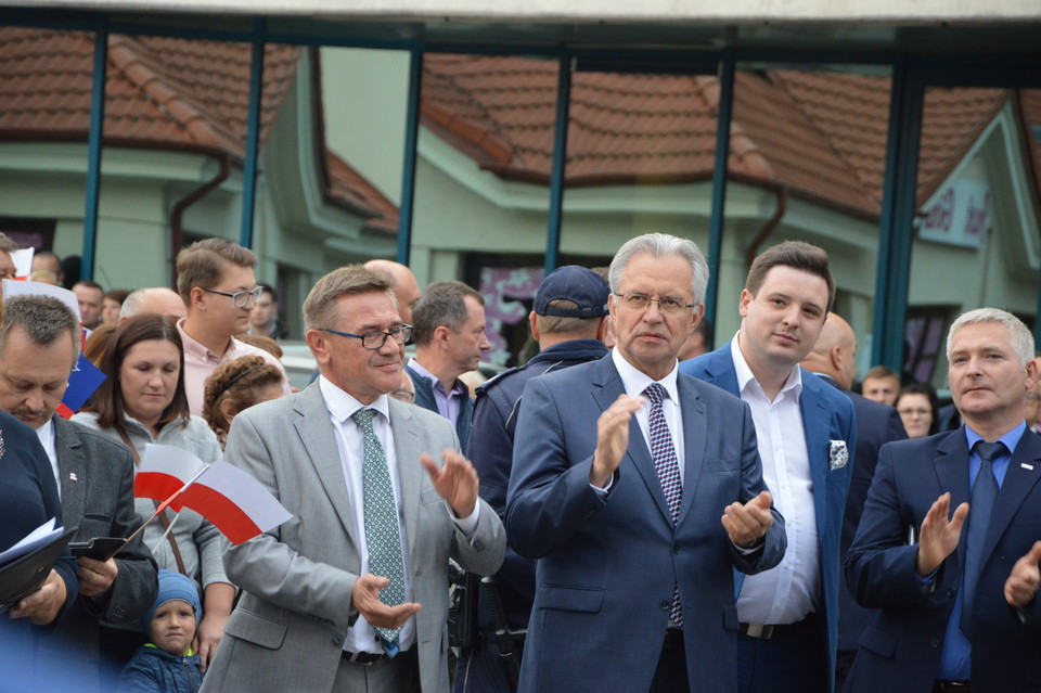 Mateusz Morawiecki przyjechał PiS - busem do Lubartowa - Zdjęcie główne